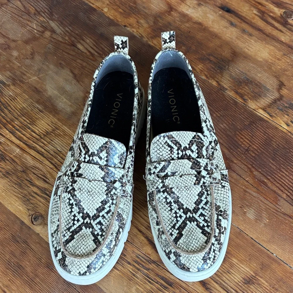 Vionic Uptown Cream and Brown Snakeskin pattern leather loafers - Picture 1 of 6